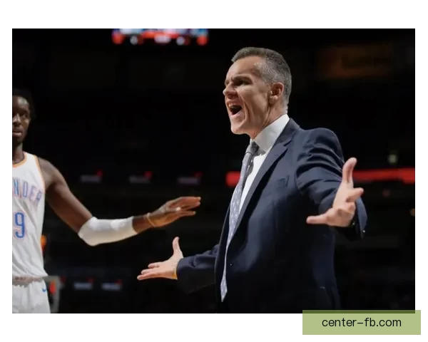 多诺万成接盘北卡罗莱纳大学男篮主帅 史蒂文斯主动放弃竞争